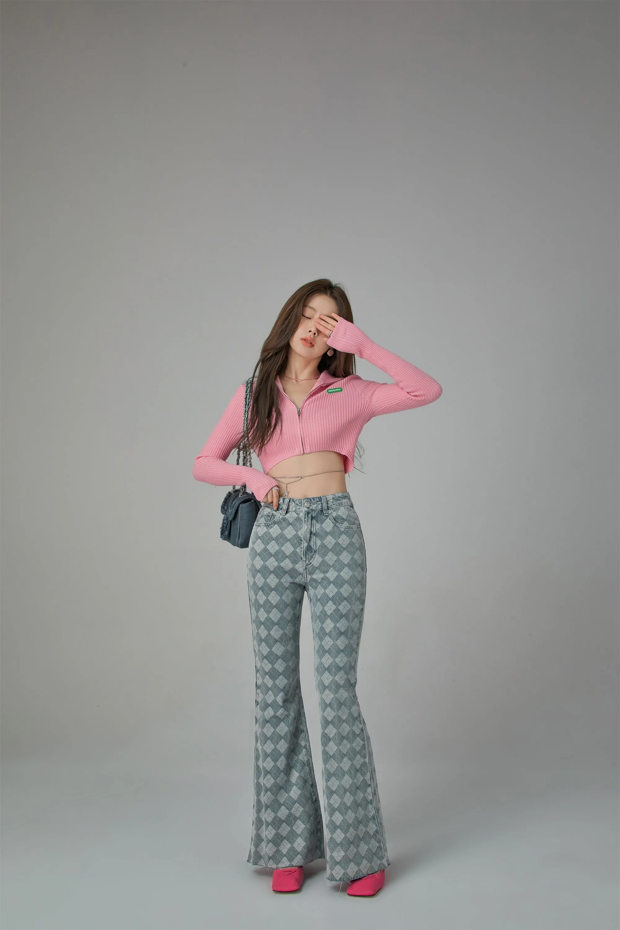 Chuu Girl Slim Crop Cardigan